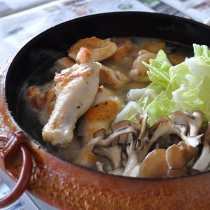 めっちゃ美味しい!鶏肉と白菜と茸の簡単ヘルシー鉄鍋