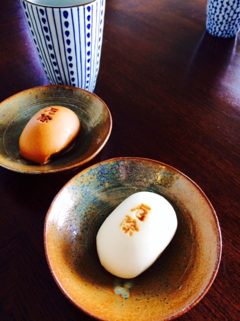饅頭と棒茶