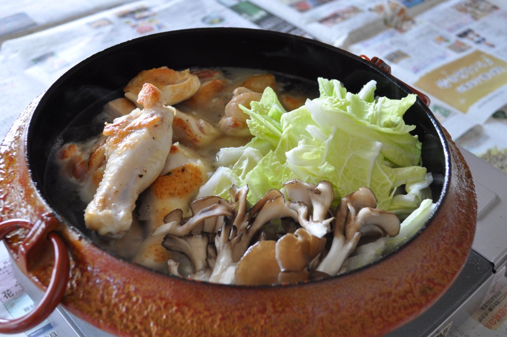 めっちゃ美味しい!鶏肉と白菜と茸の簡単ヘルシー鉄鍋