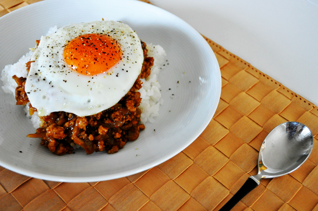 鶏ミンチと、玉ねぎのカレーが15分で出来て美味かった！