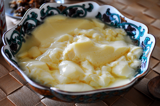 今日も食べ過ぎた！土鍋で作る牛蒡と鶏ミンチと舞茸の炊き込みご飯
