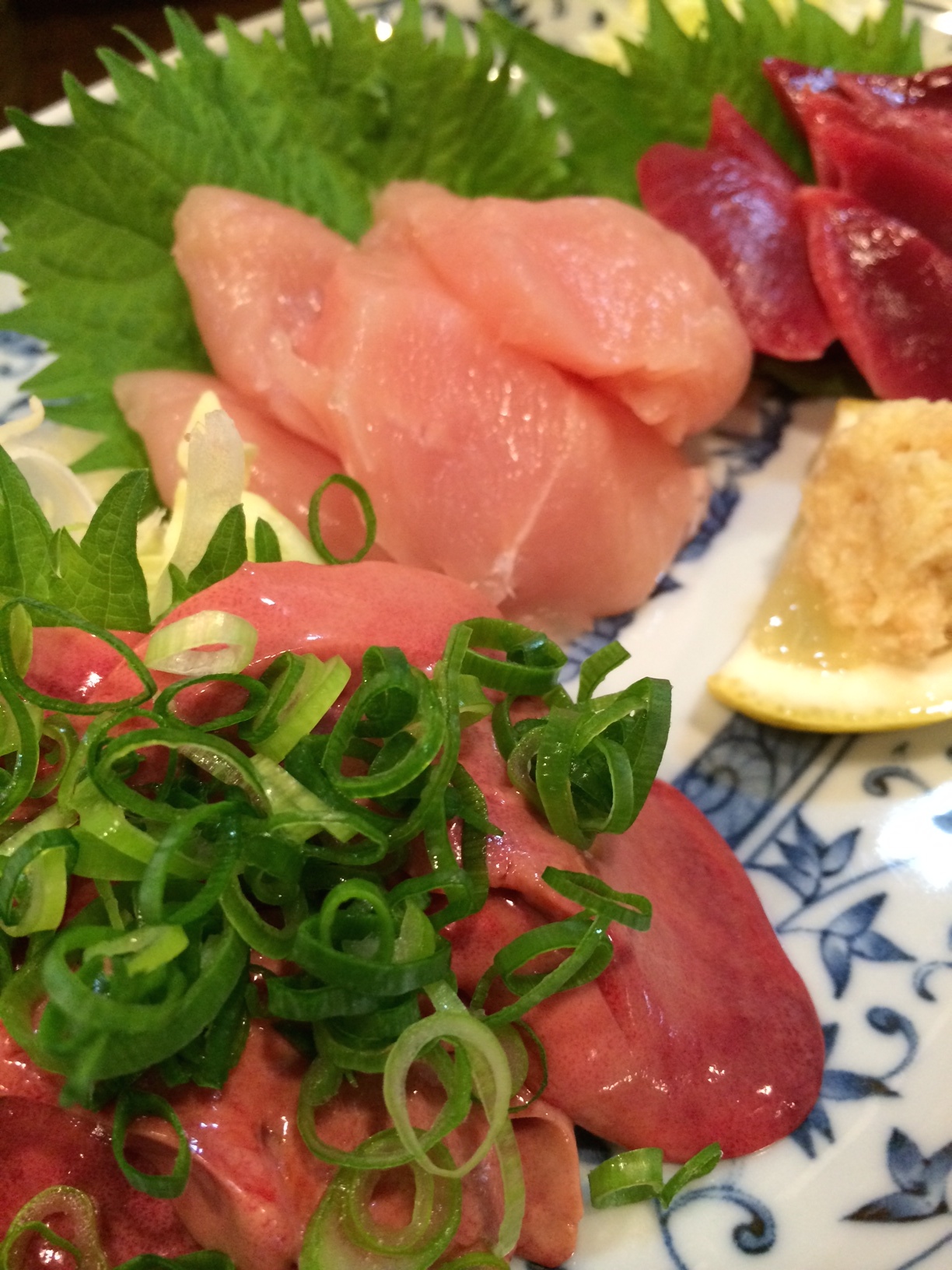 近所の庶民的な焼鳥屋さんの「つくね」がめっちゃ美味かった!|吹田市