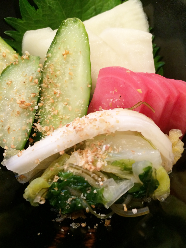 女性店主が営む「魚中心の居酒屋」さんは、牛のタタキも旨い。