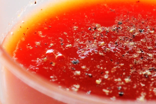トマトジュース(レッドアイ)に胡椒を入れると美味しいらしいので試してみた!