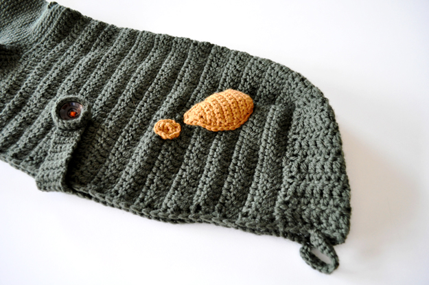 「Mother of Yotchan」イタグレポンチョを編む。