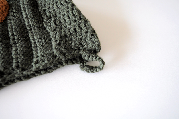 「Mother of Yotchan」イタグレポンチョを編む。