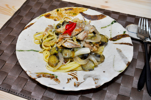 淡路島の真っ赤な唐辛子で具沢山な「ペペロンチーノ」を作ってみた！