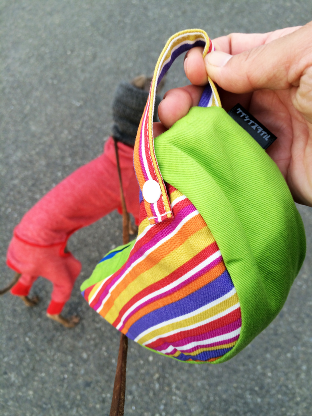 愛犬の散歩中のウンチどうしてる?我家は「マナーポーチ」に入れてる。produced by ケイシイスタイル