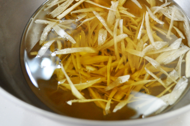 おっ!美味い!主役は「松山あげ」土鍋で作る炊き込み御飯