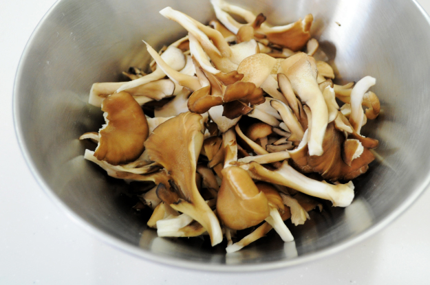 おっ!美味い!主役は「松山あげ」土鍋で作る炊き込み御飯