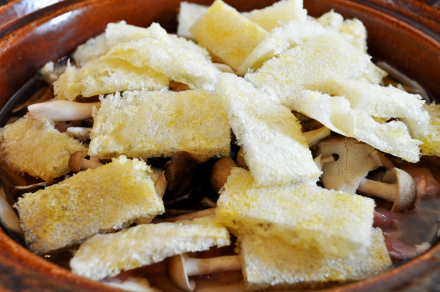 おっ!美味い!主役は「松山あげ」土鍋で作る炊き込み御飯