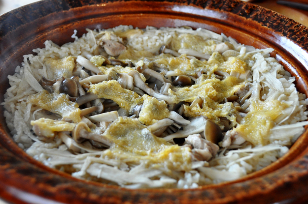 おっ!美味い!主役は「松山あげ」土鍋で作る炊き込み御飯