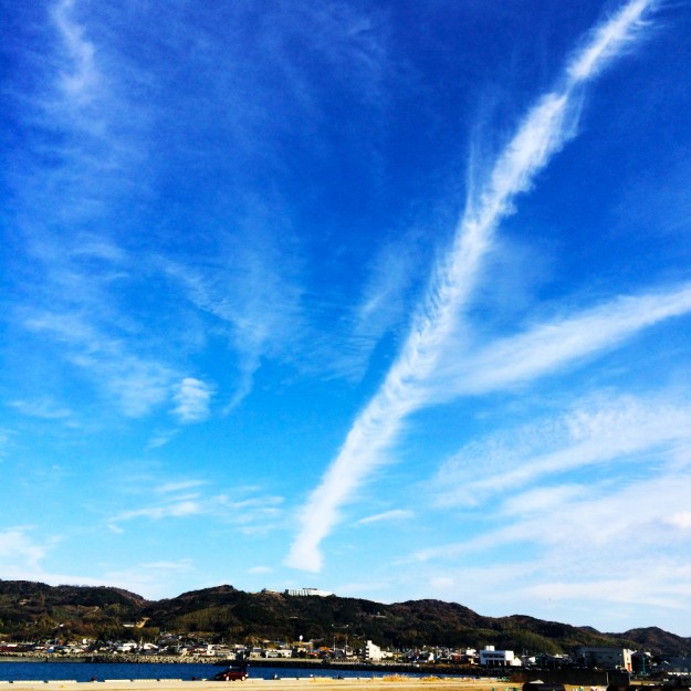 淡路島を歩く｜山、空、雲、砂浜、海、漁港をのんびり散歩