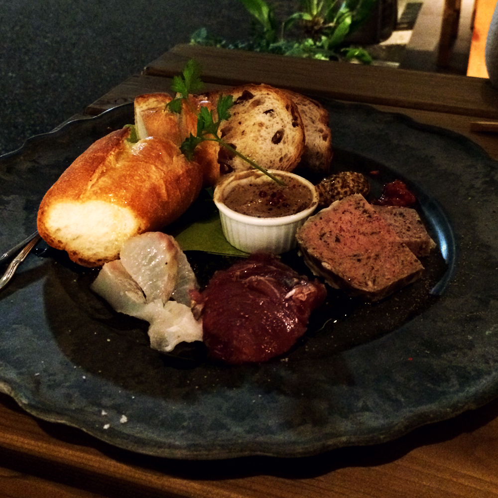 愛犬と、よっちゃんと「神戸」をぶらぶら歩いて見つけた!全部が気持ちいい「cafe&bistro」