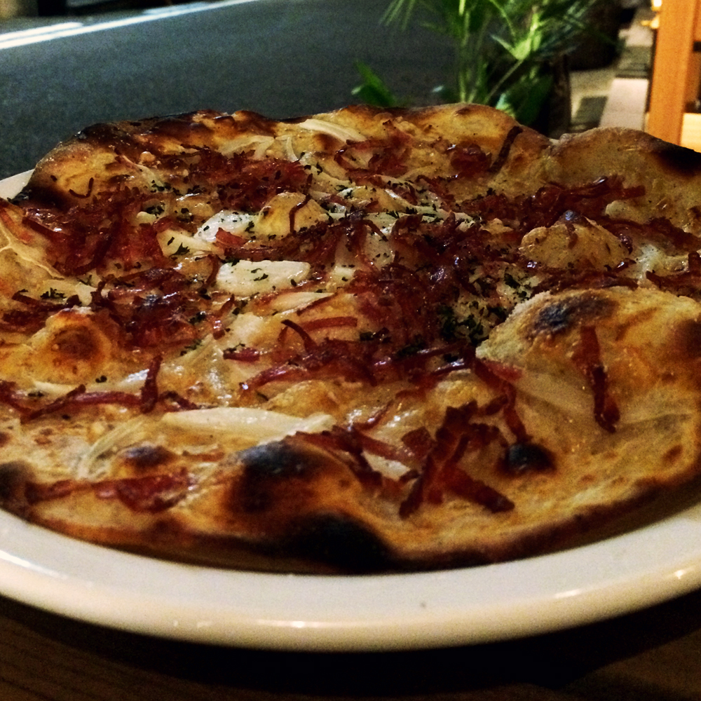 愛犬と、よっちゃんと「神戸」をぶらぶら歩いて見つけた!全部が気持ちいい「cafe&bistro」