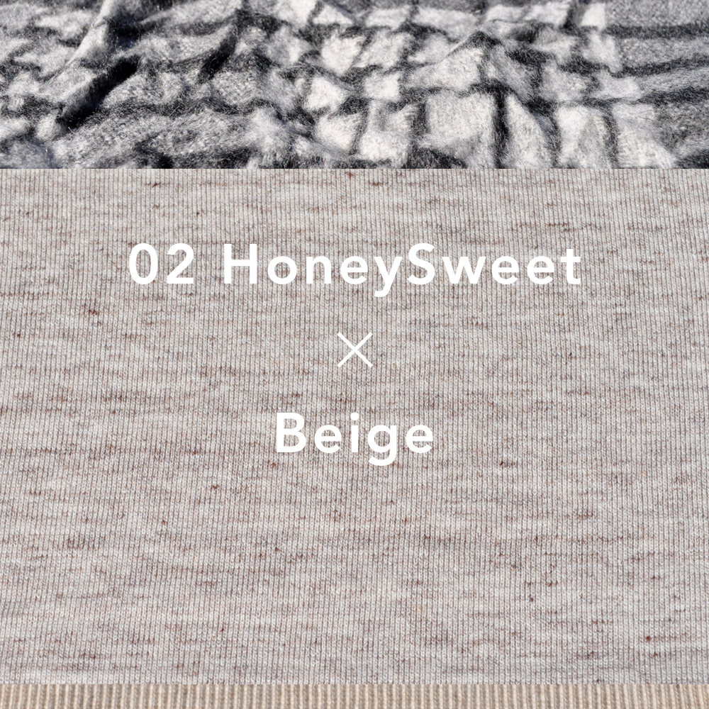 「柔らかな春の犬服」“くしゅくしゅ”ウールチェックトレーナー。シンプルなコーデが洒落上級者♡