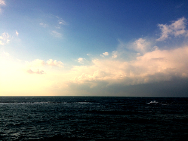 「淡路島を走る」憂鬱な空