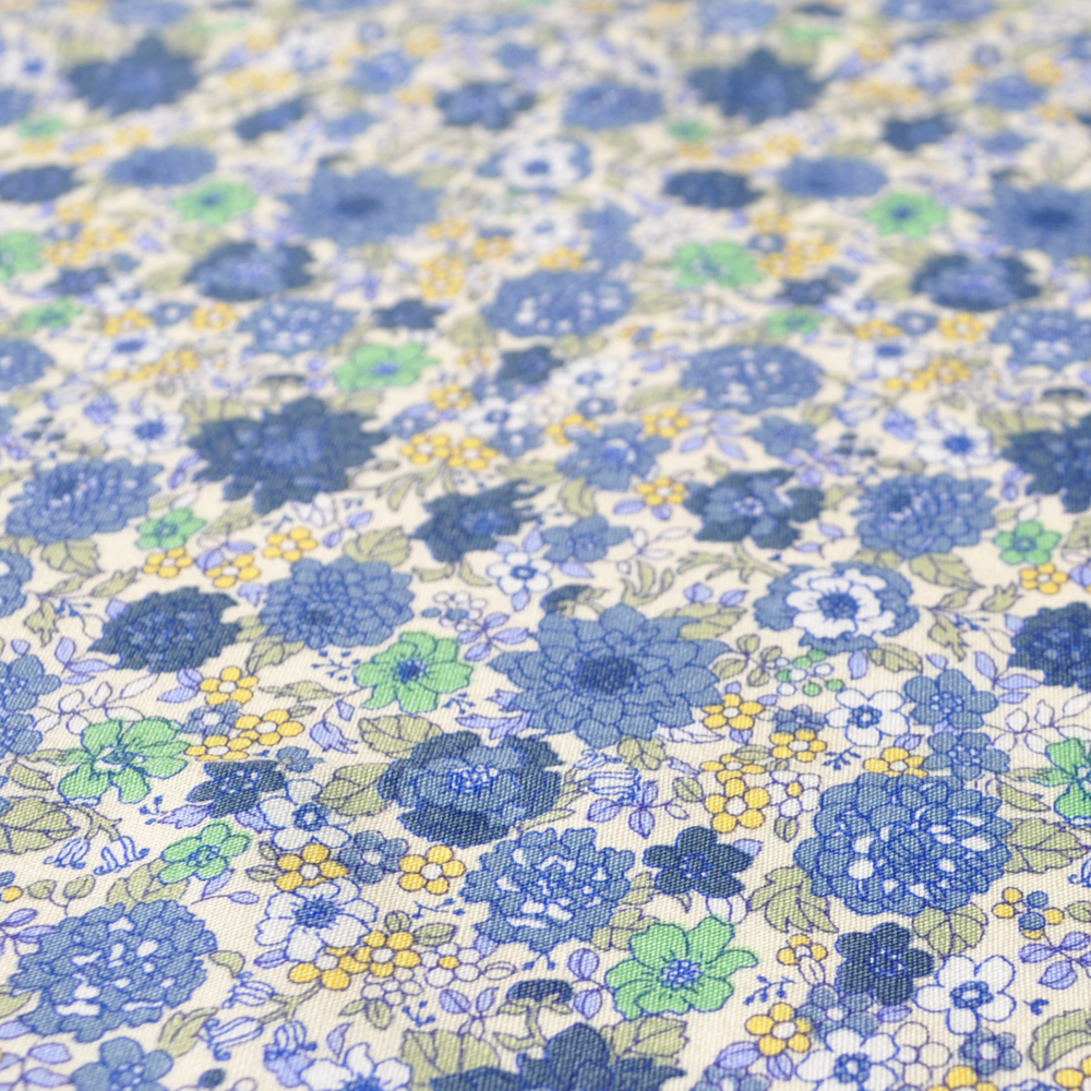 「春の新作」お花柄を着たいけど、少し照れちゃう男の子もにピッタリお洋服｜小さな花に魅せられて｜トレーナー薄手