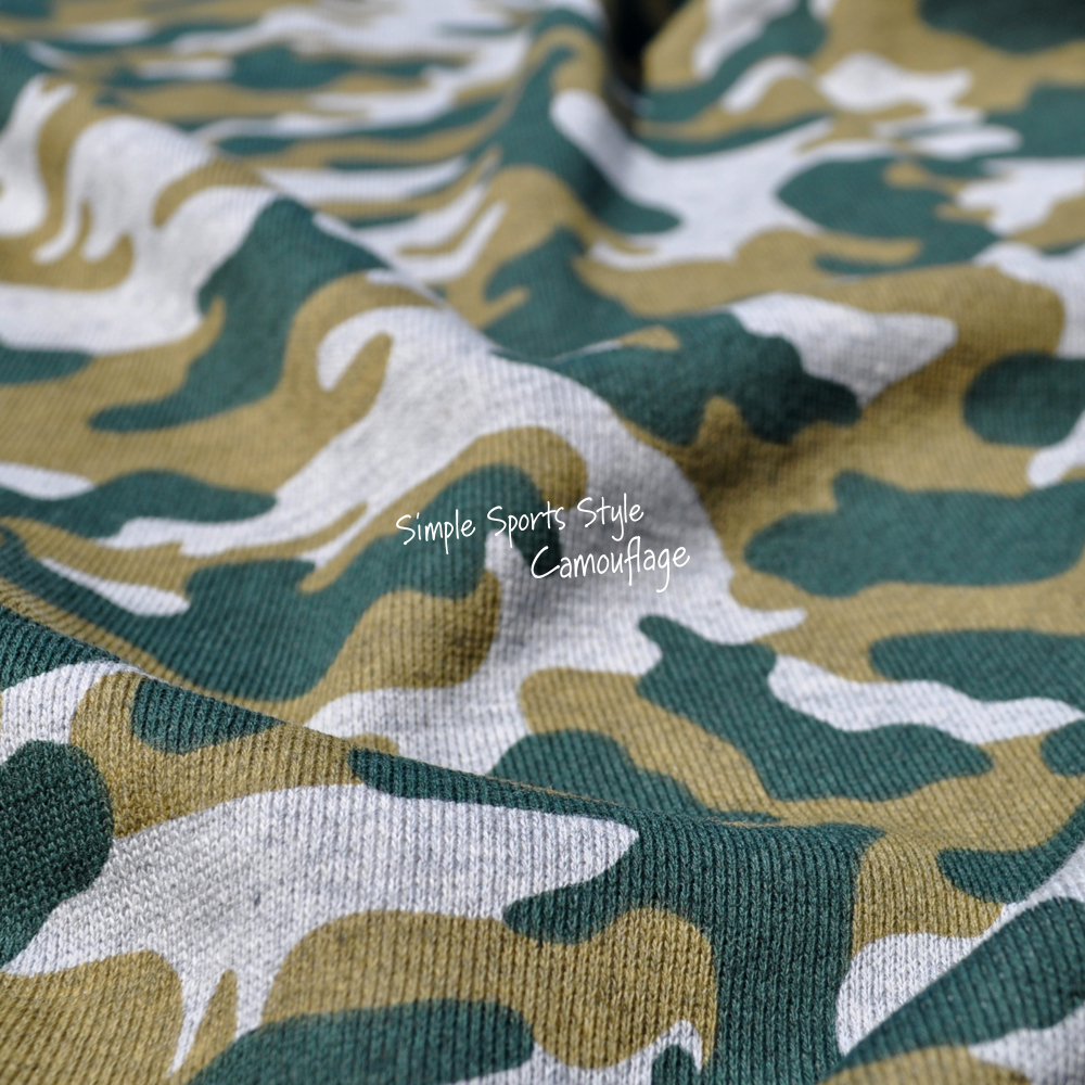 泥んこになるまで、いっぱい走ろう♪芝だらけになるまで、いっぱいゴロゴロしよう♪|Simple Sports Style Camouflage(迷彩)