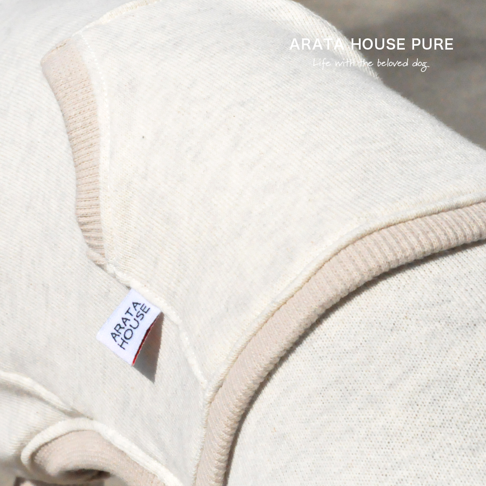 私と最愛の犬の暮らしの中にある服｜ARATA HOUSE PURE