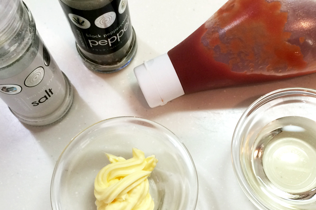 めっちゃ簡単！！卵を５コ使った「ふわふわ半熟オムライス」と「昔ながらの硬めのオムライス」を作ってみた