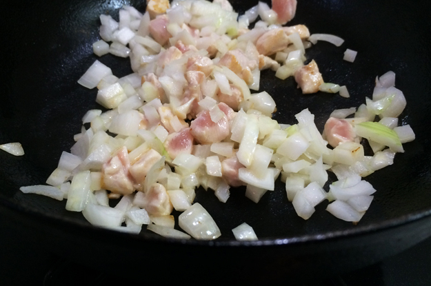 めっちゃ簡単！！卵を５コ使った「ふわふわ半熟オムライス」と「昔ながらの硬めのオムライス」を作ってみた