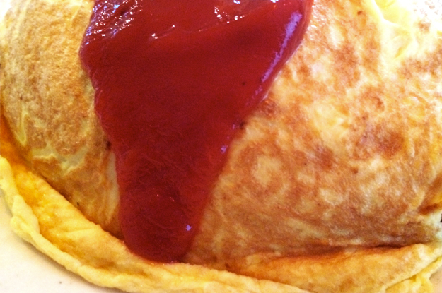 めっちゃ簡単！！卵を５コ使った「ふわふわ半熟オムライス」と「昔ながらの硬めのオムライス」を作ってみた