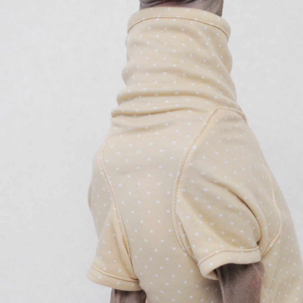 「犬服デザイン」首元の前後に縫い目がないタイプのネックについて「肌荒れ予防｜掻き癖保護｜防寒対策」