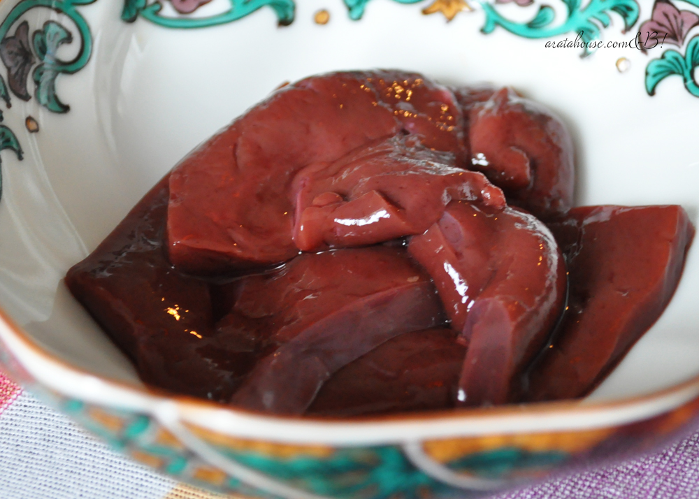 肉を食う。妻が涙を流す。