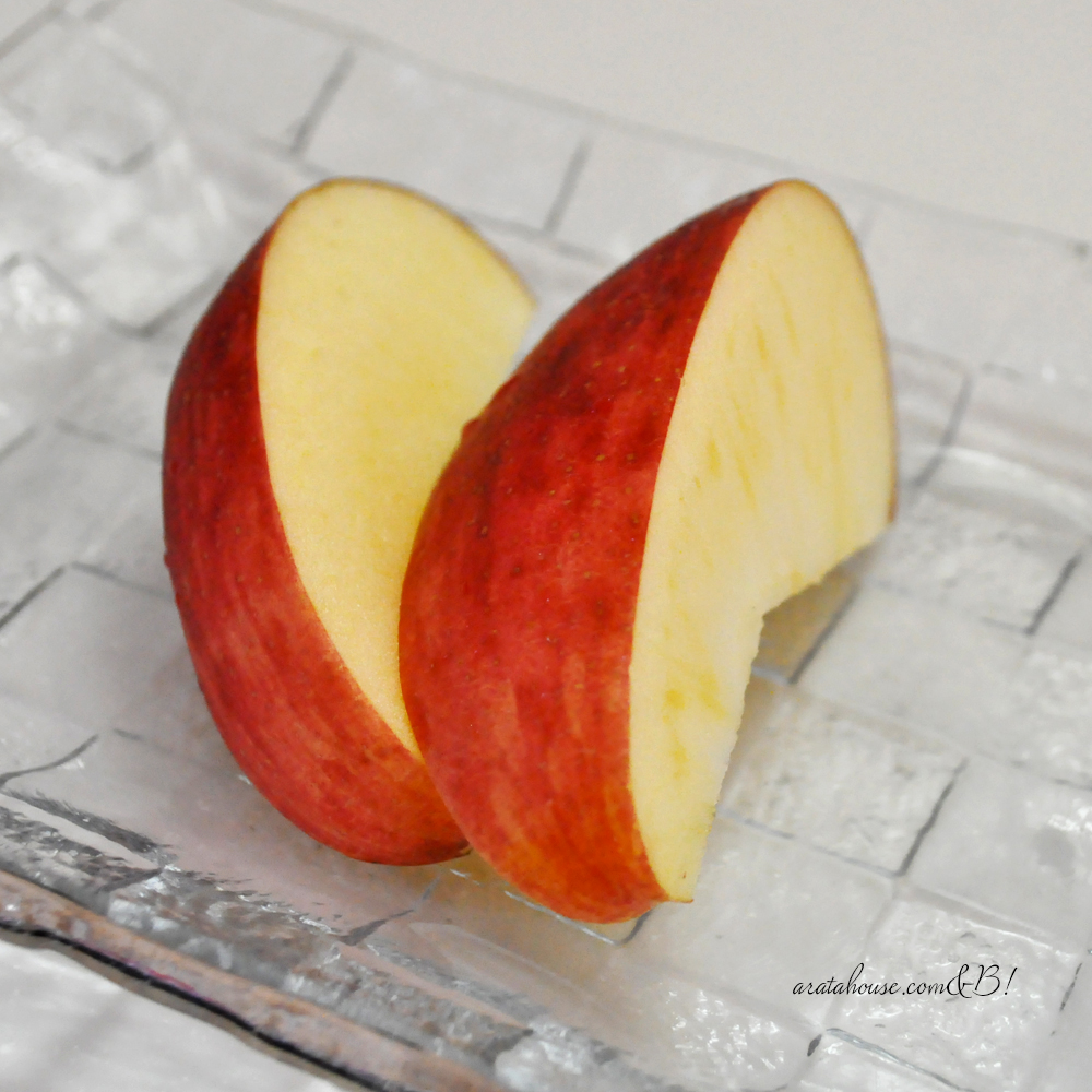 大っきな真っ赤な林檎「ひめかみ」が信州から544kmの旅路を経て淡路島に届きました♪