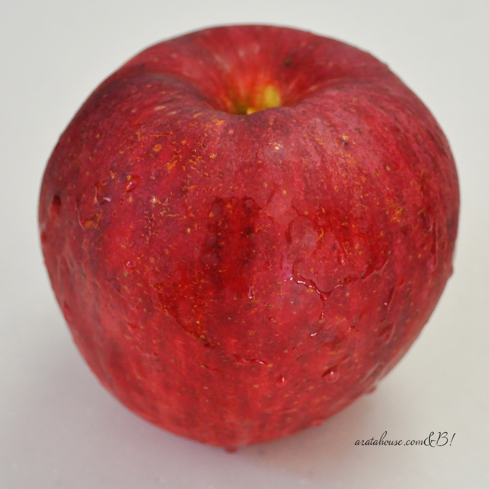 大っきな真っ赤な林檎「ひめかみ」が信州から544kmの旅路を経て淡路島に届きました♪