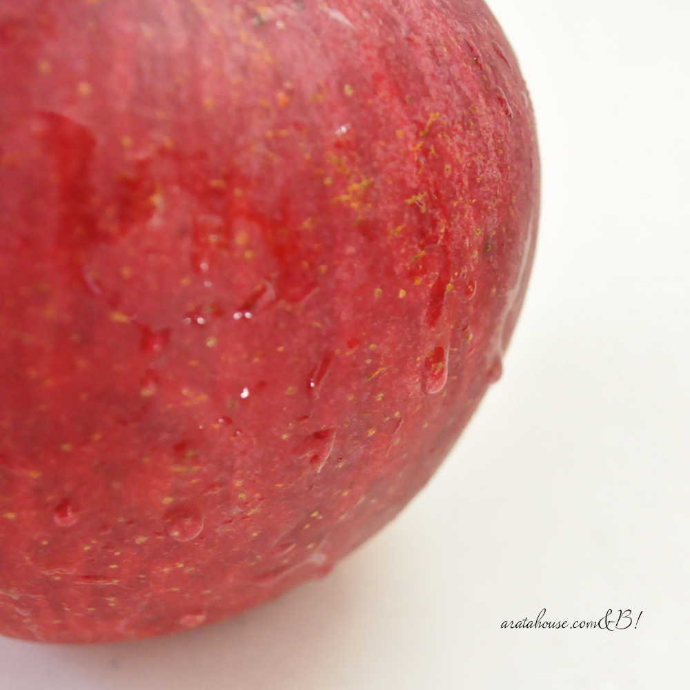 大っきな真っ赤な林檎「ひめかみ」が信州から544kmの旅路を経て淡路島に届きました♪