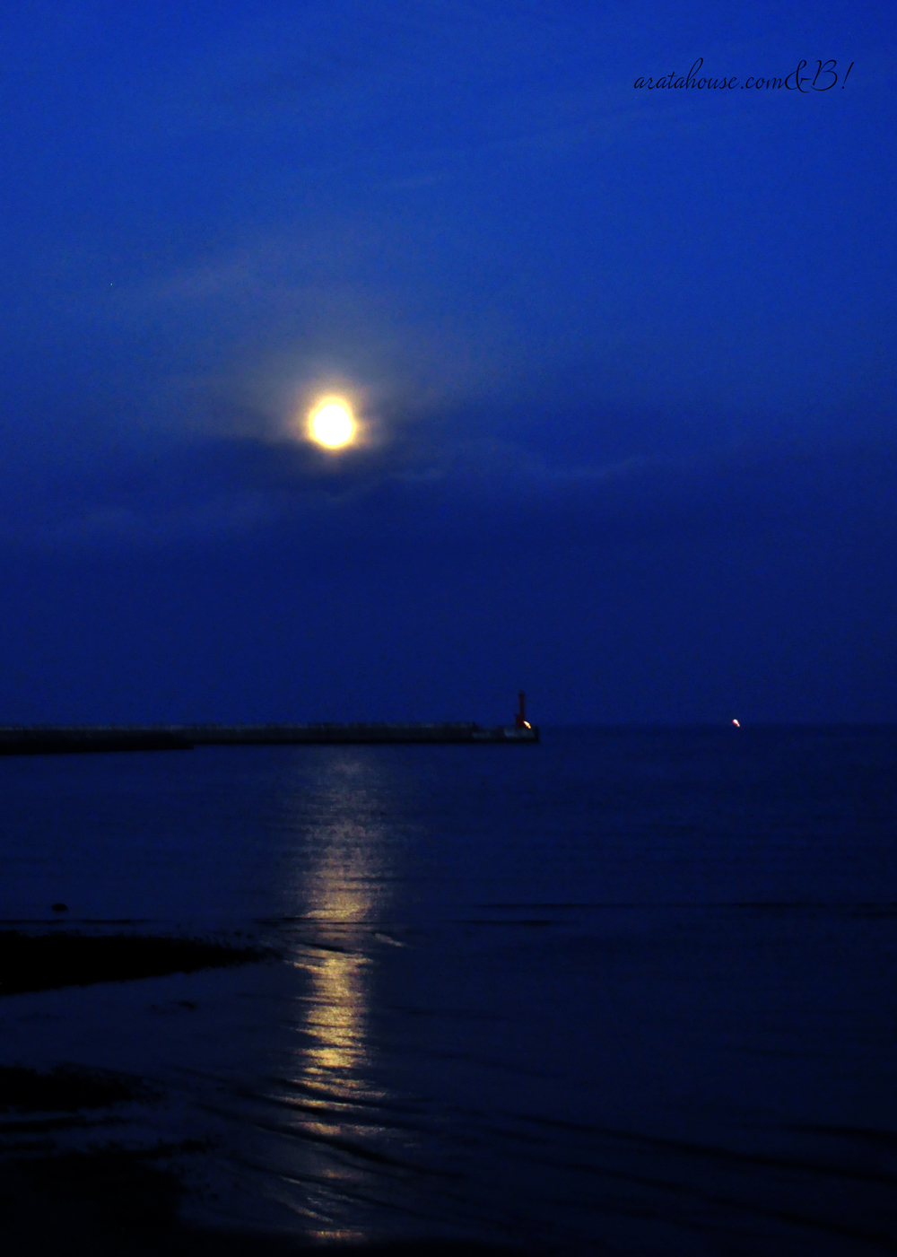 朝の月も綺麗な、淡路島。